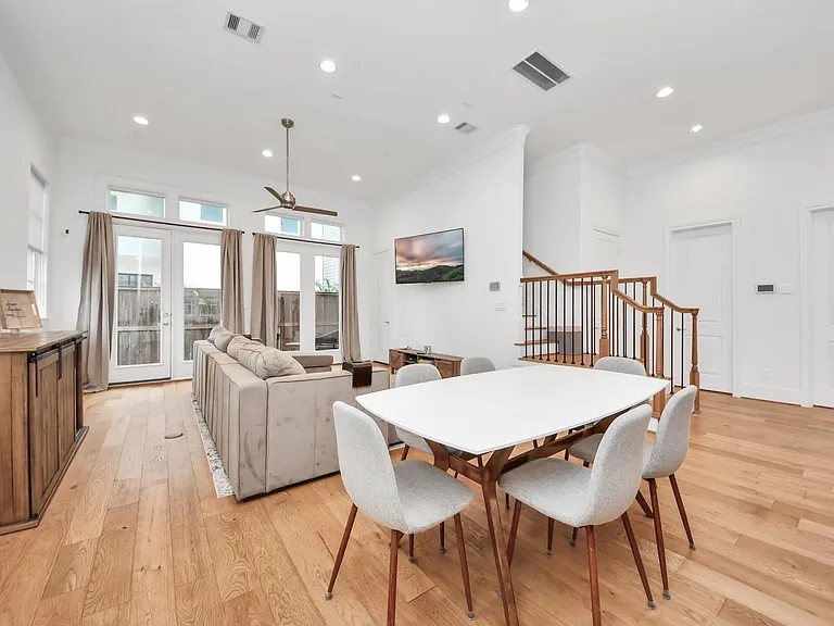 624 Delmar St — Photo 11