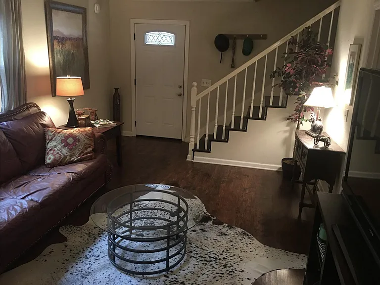 2306 Oak Ct — Photo 10