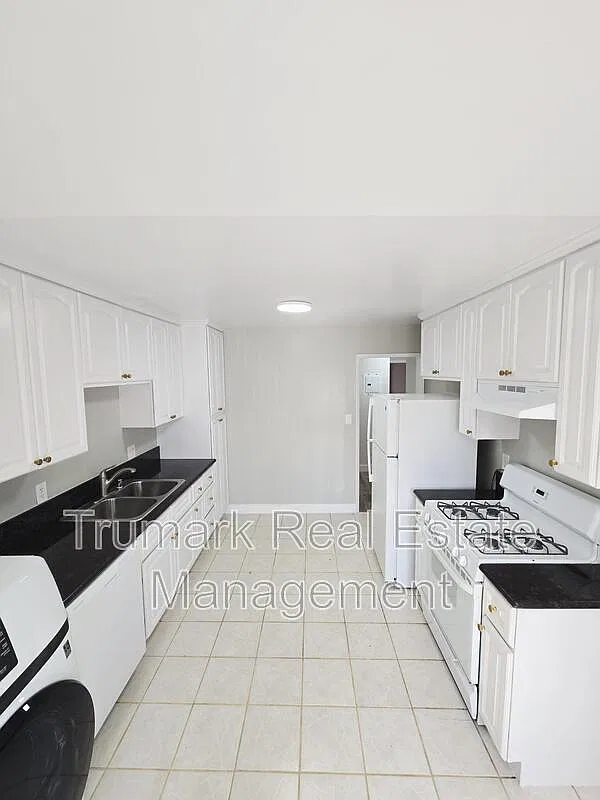 2 bed, 1.0 bath, 800 sqft, $2,595 — Photo 3