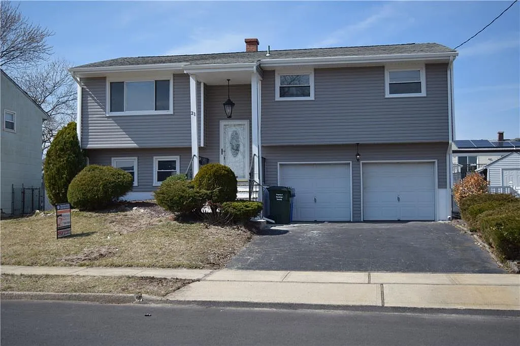 21 Bayberry Ct photo 1