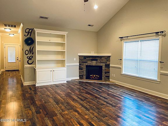 4th image of 1605 A Cambria Dr