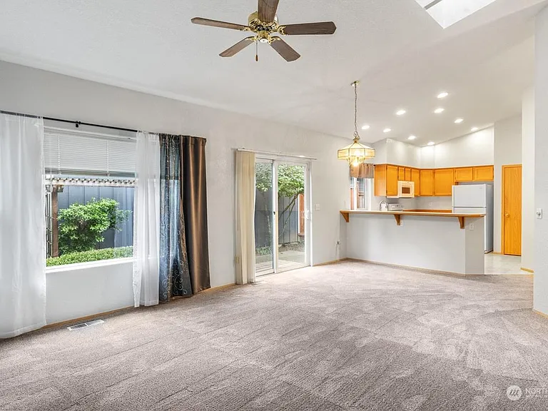 4530 Seville Dr SE — Photo 3