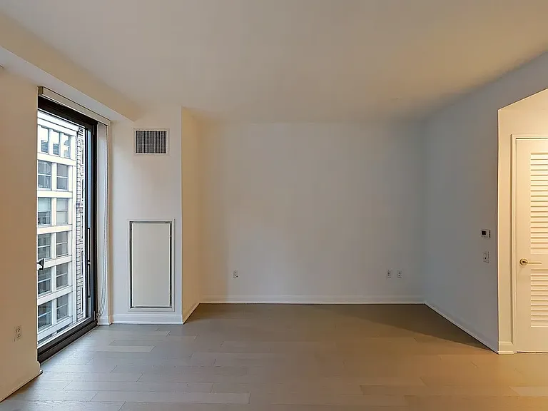 7 W 21st St #706 — Photo 4