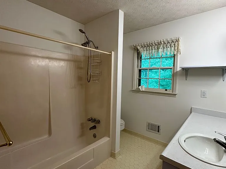 375 Segrest Cir — Photo 24