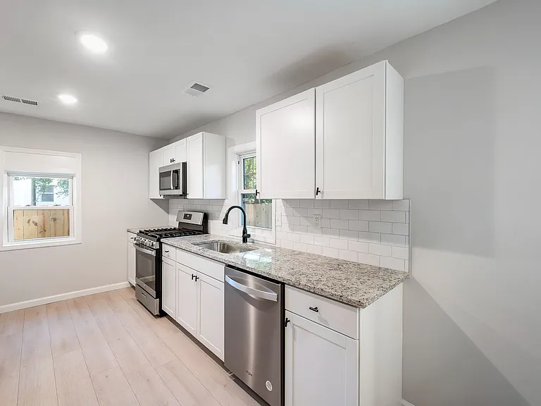 4673 Hassell Ave — Photo 17