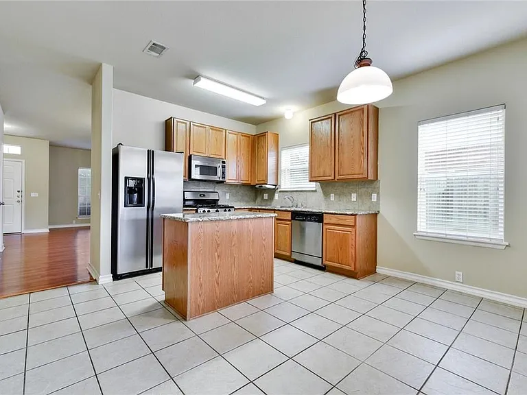 20817 Silverbell Ln — Photo 7