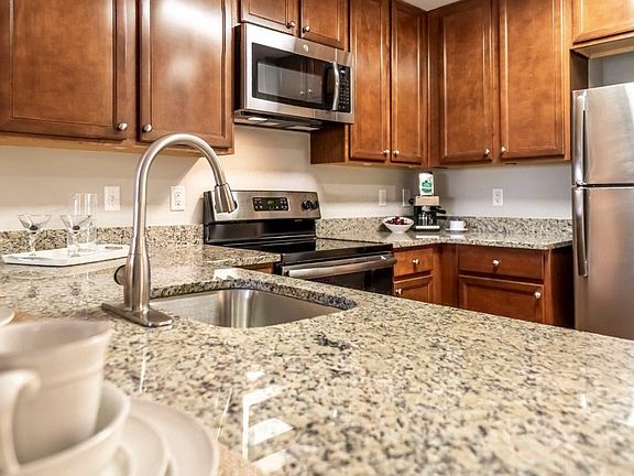 5th image of 11418 Rockville Pike #E2003
