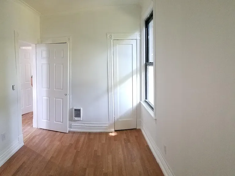 161 9th St #1 — Photo 4