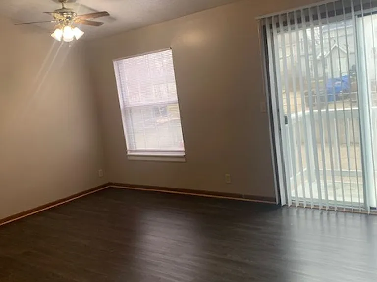 The Crossings Apartments — Photo 21