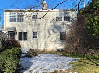 40 Woodland Ave, Hamden, CT 06514