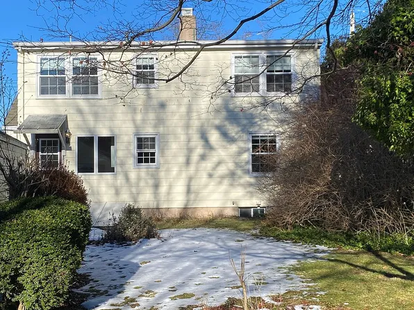 40 Woodland Ave, Hamden, CT 06514