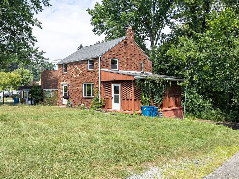 9717 Glendale Rd — Photo 3