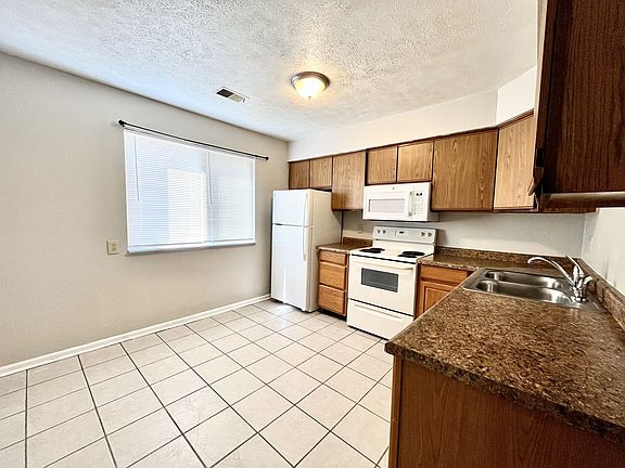 5th image of 2950 Vineland Ave SE #2958