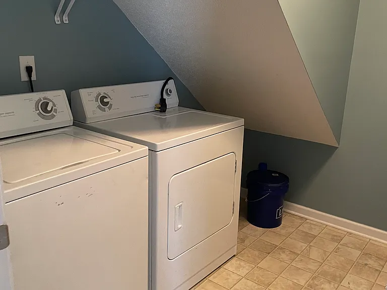 425 Florida St — Photo 13