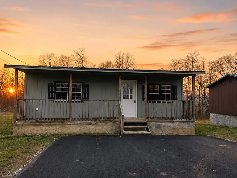113 Red Bud Trl — Photo 1