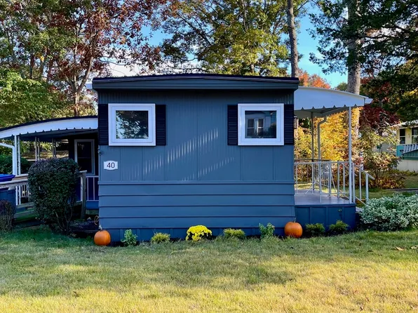 40 Great Hill Dr, West Wareham, MA 02576