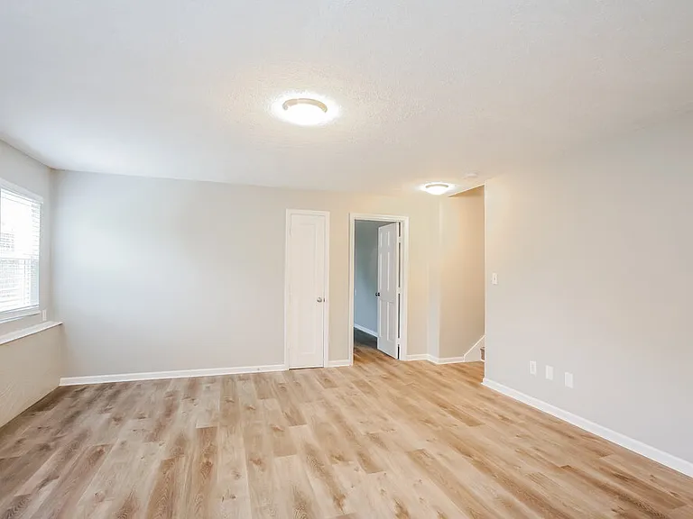 4087 Fairoaks Dr — Photo 10