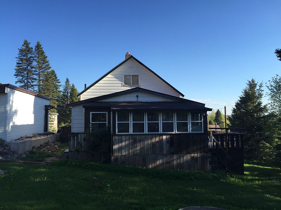 2nd image of 302 Kennedy St
