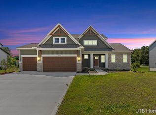 7870 Woodhurst Dr NE, Rockford, MI 49341
