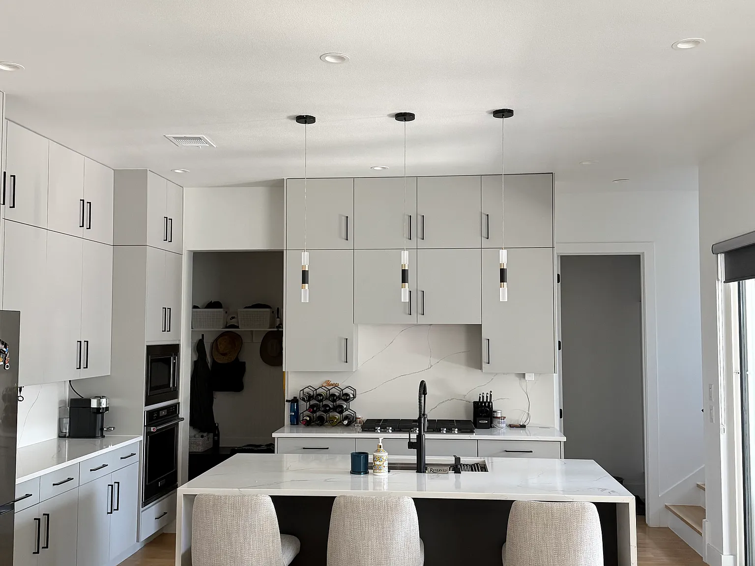 4 bed, 2574 sqft, $8,500 — Photo 4
