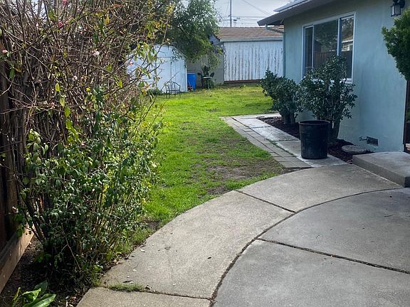 2nd image of 572 N 17th St