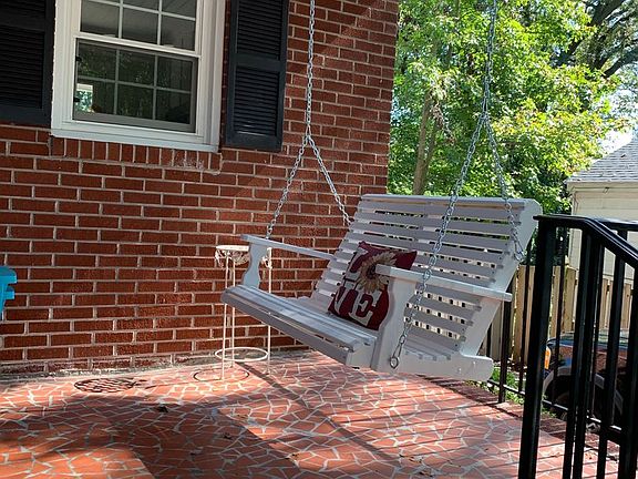 3rd image of 615 S Elm St