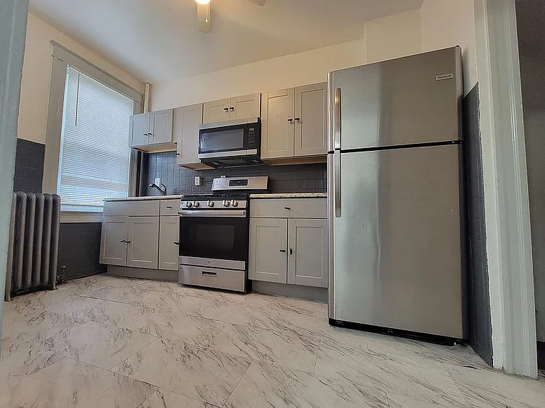 150 Lafayette St #1 — Photo 7