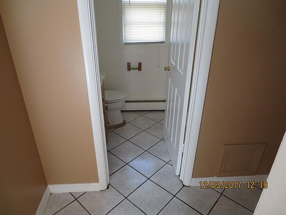 4th image of 11454 W Everett St