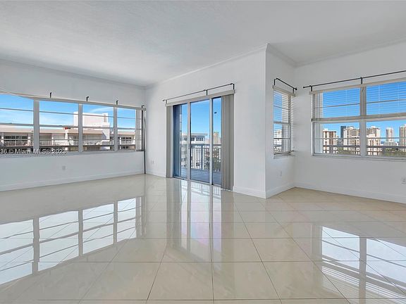 3rd image of 18041 Biscayne Blvd #Penthouse 04-4