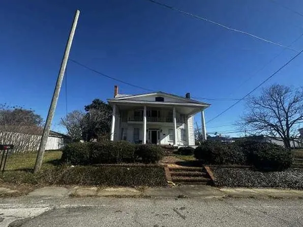 103 N Newton St, Claxton, GA 30417
