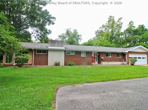 114 1st St, Elkview, WV 25071