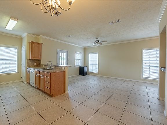 3rd image of 3858 Oldenburg Ln
