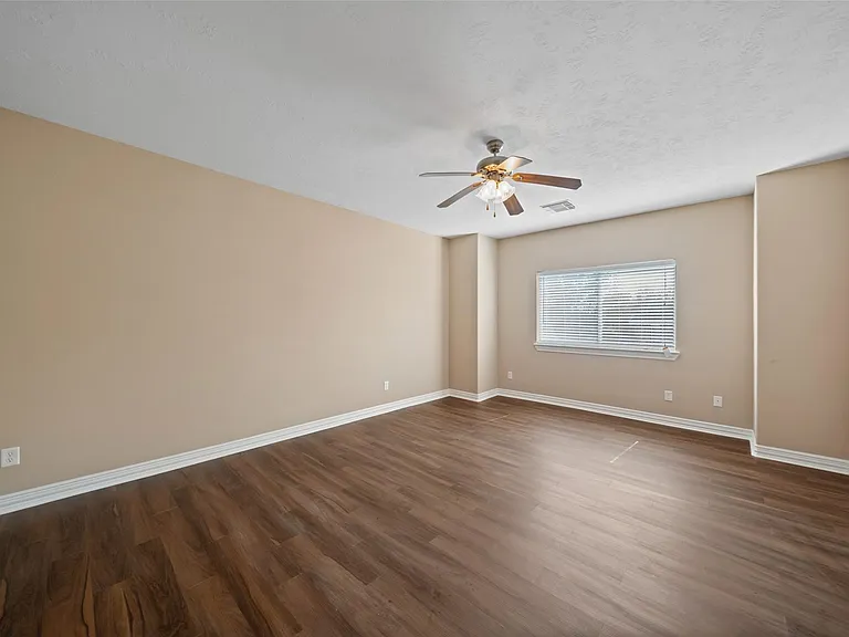 23010 Prairie Lake Ct — Photo 27