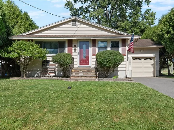 107 Glenwood Dr S, Liverpool, NY 13090