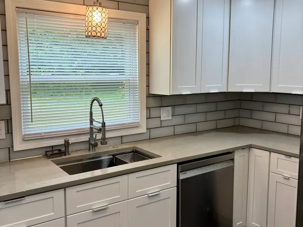 120 Mountain Street, Hartford, CT 06106