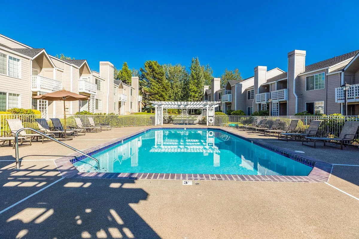 Creekside at Tanasbourne Apartments — Photo 2