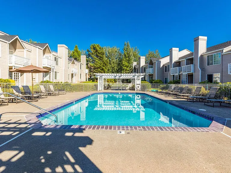 Creekside at Tanasbourne Apartments — Photo 2