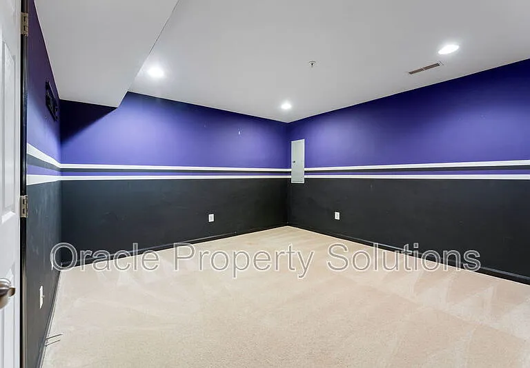 7550 Maidenhead Dr — Photo 35