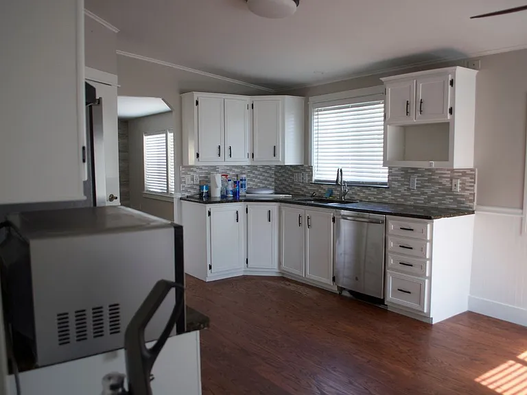 2557 E Beacon Light Rd — Photo 6