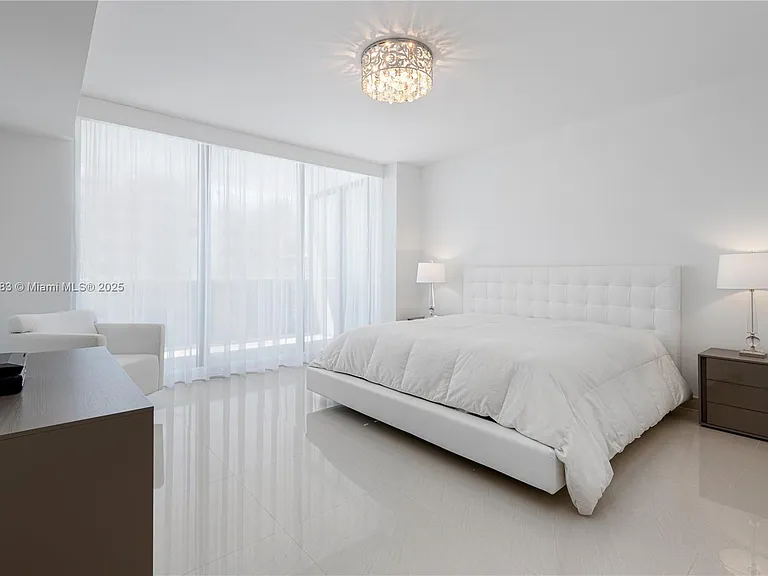 5875 Collins Ave #1202 — Photo 31