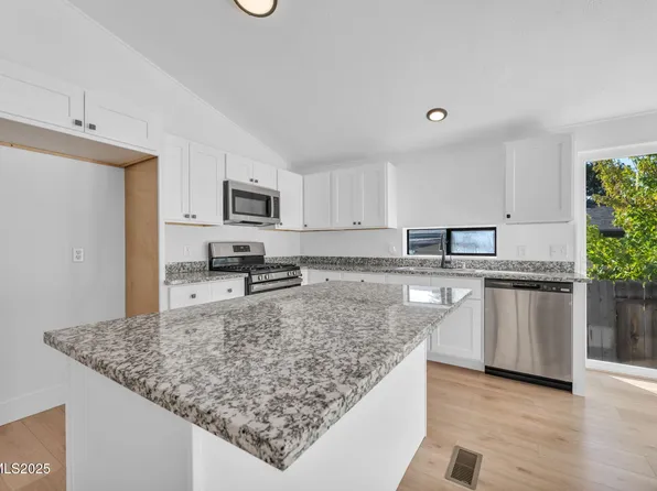 2730 Dahlia Way, Reno, NV 89512