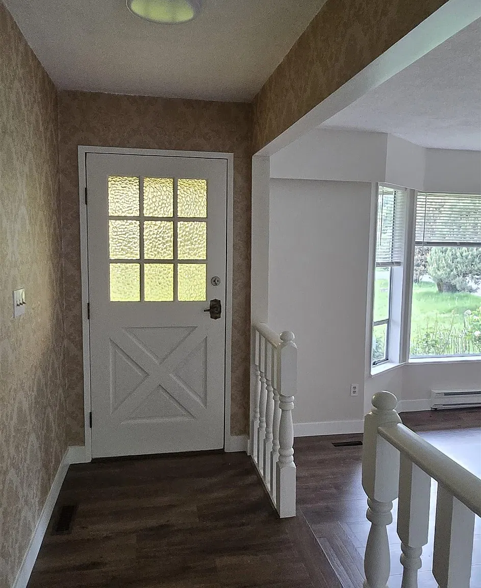 3 bed, 2100 sqft, $3,000 — Photo 3