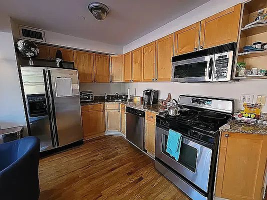 3rd image of 172 Avenue B #2