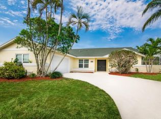 2234 Amesbury Ct, Wellington, FL 33414