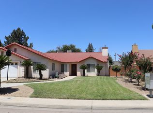 266 W Huntsman Ave, Reedley, CA 93654