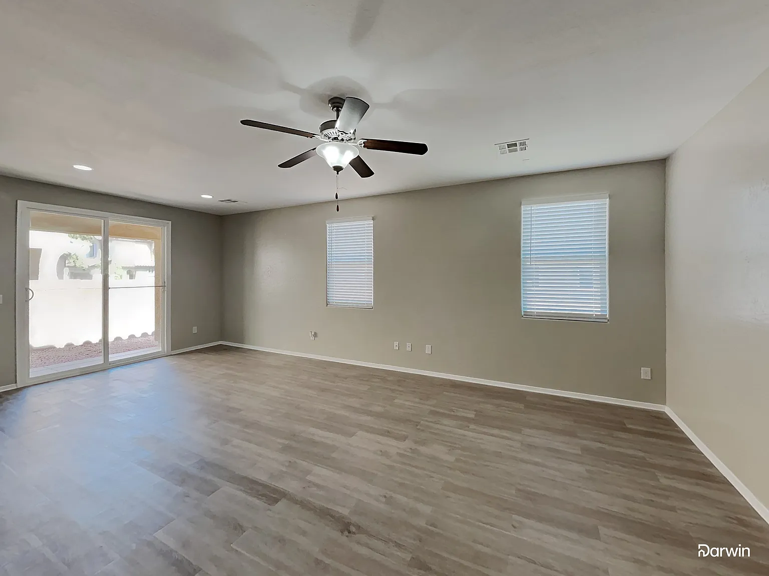 3 bed, 2.5 bath, 1568 sqft, $2,355 — Photo 4
