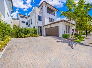 8145 NW 48th Ter, Doral, FL 33166