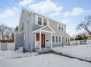 2 Willow St, Reading, MA 01867