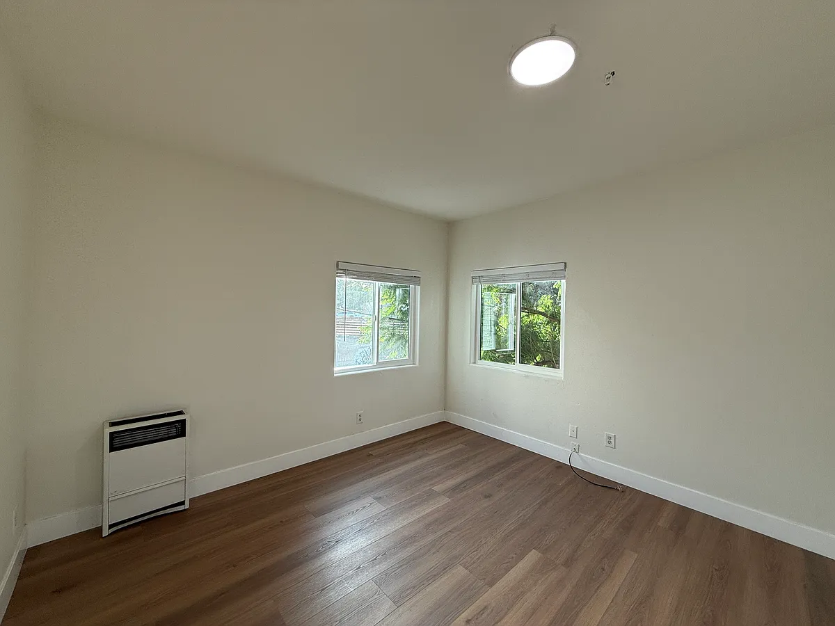 Building Photo - 1119 N Coronado St #210