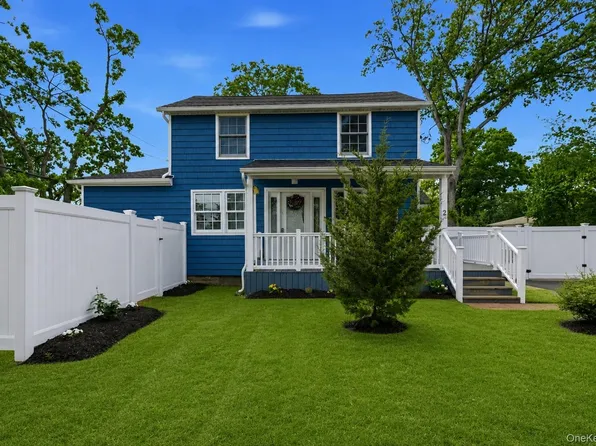 2 Taft Avenue, Islip, NY 11751